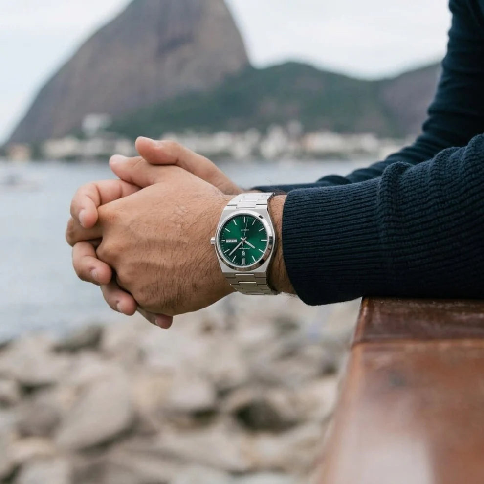 Z06 Watch | Ruevelle by Poedagar Design